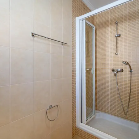 Villa Ancora - Nex To The - Parking - Swimming Pool - By Bedzy *