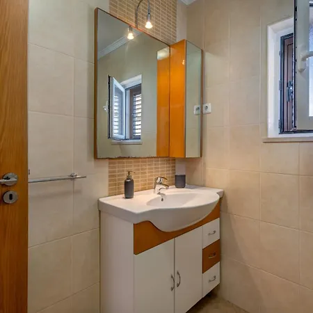 Villa Ancora - Nex To The - Parking - Swimming Pool - By Bedzy