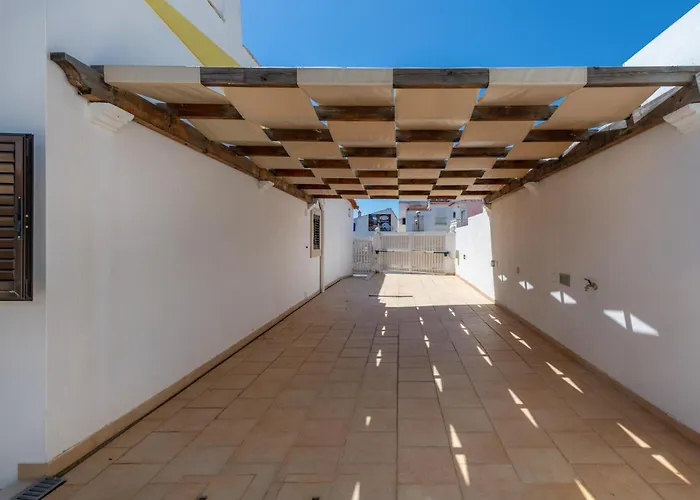 Ancora - Nex To The - Parking - Swimming Pool - By Bedzy ヴィラ