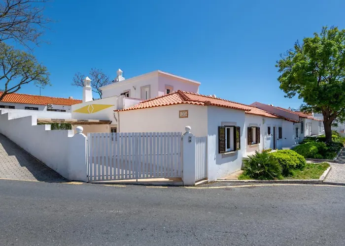 Ancora - Nex To The - Parking - Swimming Pool - By Bedzy