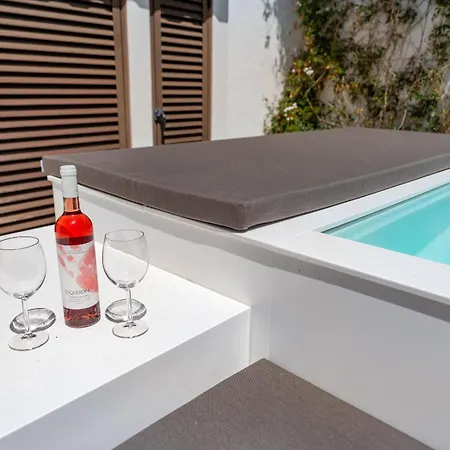 Villa Ancora - Nex To The - Parking - Swimming Pool - By Bedzy